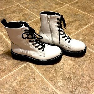 Sincerely Jules Boots 6.5 women’s